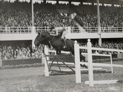 In Cold Blood, Off Wet Sawdust